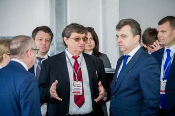 Заместитель Министра промышленности и торговли РФ С.А.Цыб во время визита в ЦДКИ